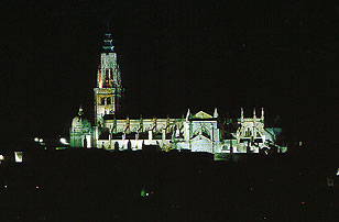 Vista nocturna de  la Catedral